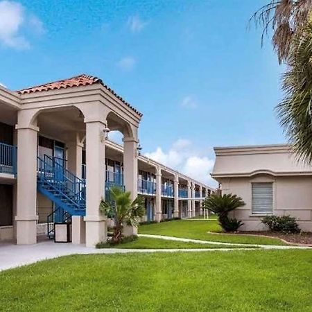 Travelodge By Wyndham Baton Rouge East Esterno foto