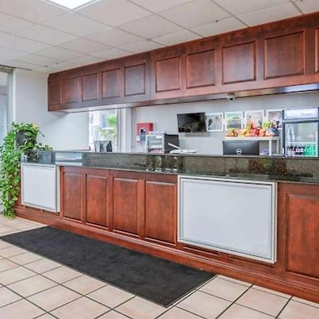 Travelodge By Wyndham Baton Rouge East Interno foto